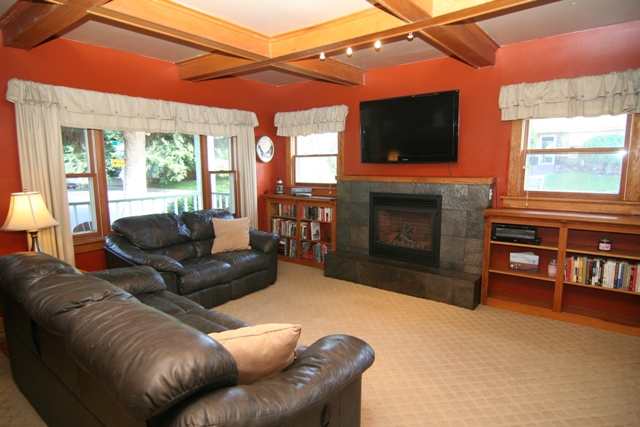 1203 S Oak St - Photo 4