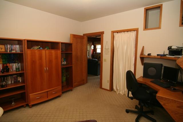 1203 S Oak St - Photo 5