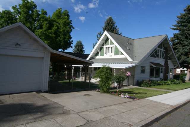1203 S Oak St - Photo 8