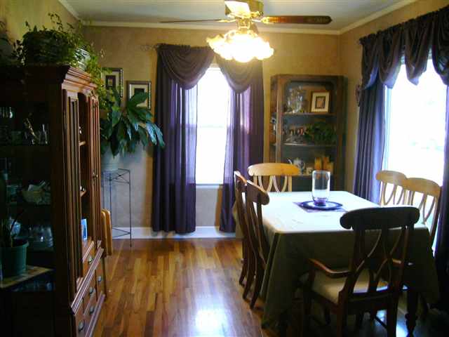 5017 N Lincoln St - Photo 2