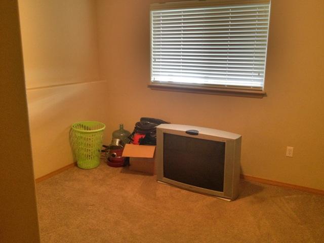 8914 N Oak St - Photo 4