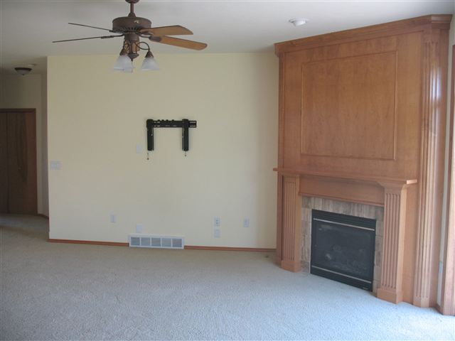 2518 E 62nd Ln - Photo 2