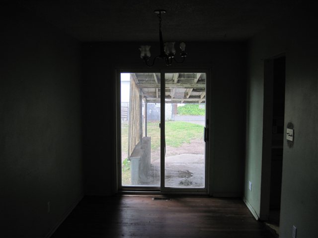 407 E Bridgeport Ave - Photo 3