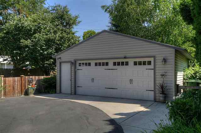 412 E 21st Ave - Photo 9