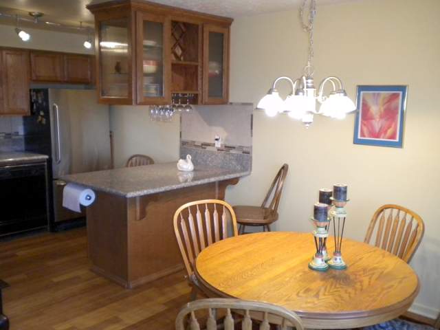 214 W 6th #306 - Photo 4