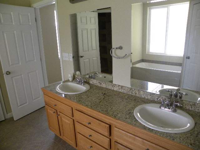 16725 W Laurel Dr - Photo 4