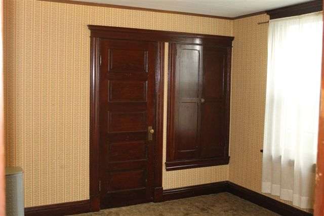 1014 E 12th - Photo 6
