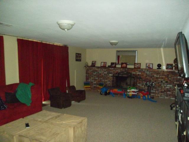 18606 N Division - Photo 6