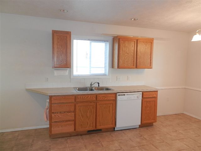 1428 E Ostrander - Photo 3