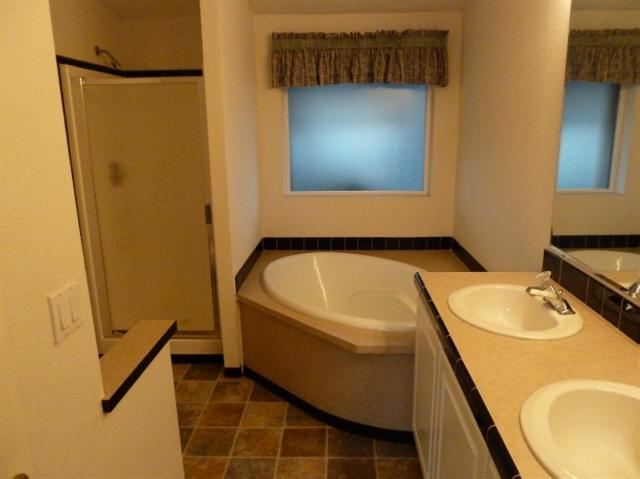 406 N G St - Photo 8