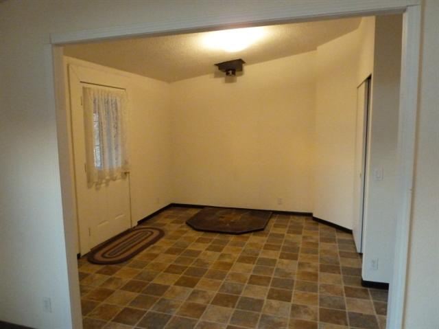 406 N G St - Photo 9