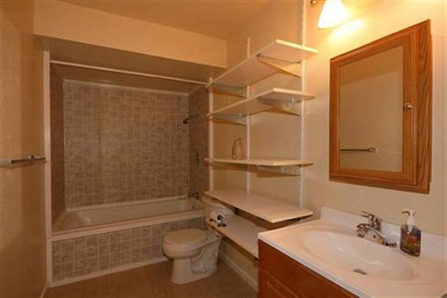 520 E Joanne Ct - Photo 1