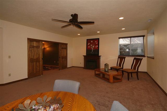 2311 S Meadow Ct - Photo 4