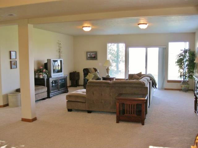 7310 N Hemlock Ct - Photo 7