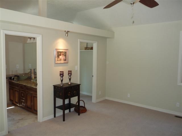 2107 E 16th - Photo 3
