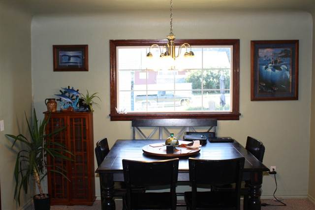 110 N Main St - Photo 2