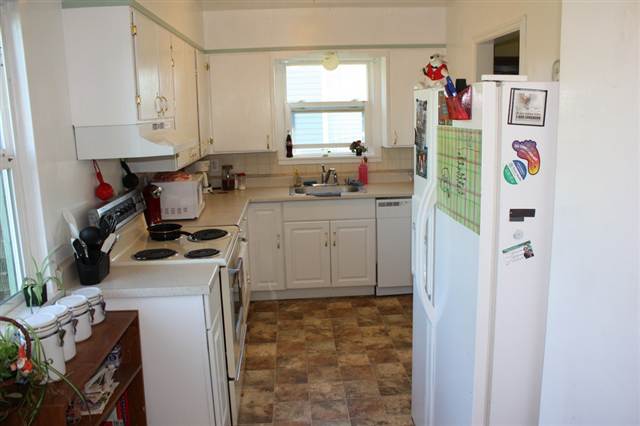 110 N Main St - Photo 3