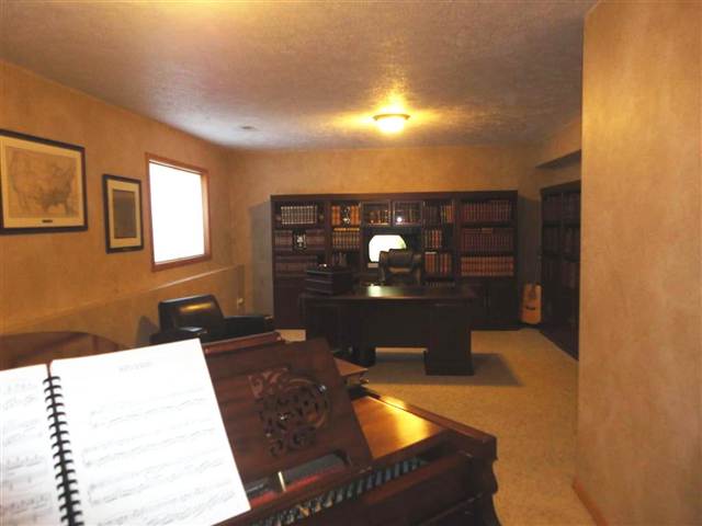 7310 N Helena St - Photo 7