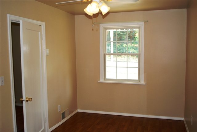 3929 E 8th Ave - Photo 3