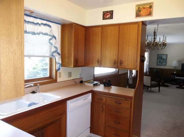 2121 E 35th - Photo 4