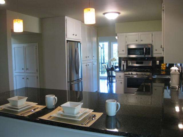 715 E 12th Ave - Photo 5
