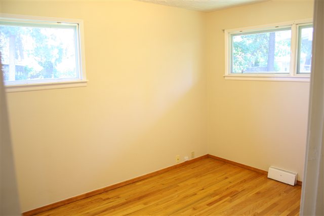 6806 N MONROE - Photo 6