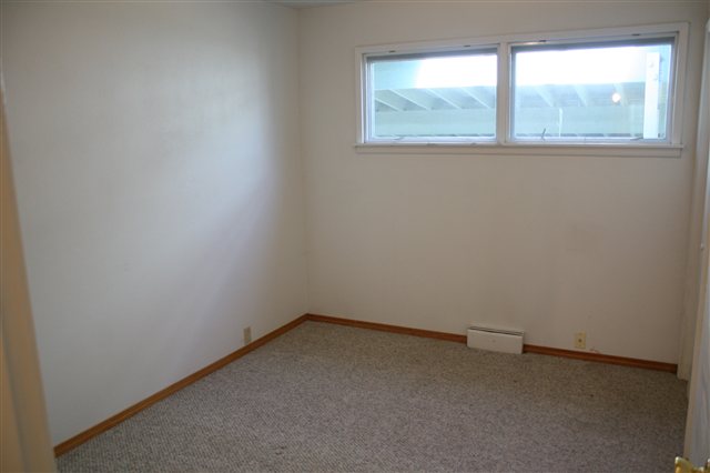 6806 N MONROE - Photo 7