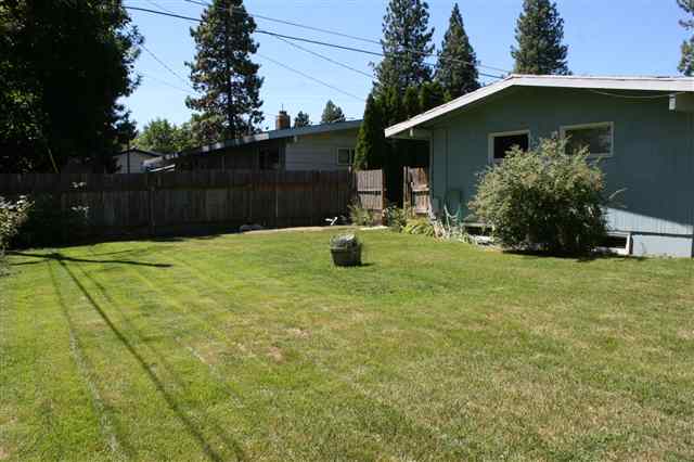 6806 N MONROE - Photo 9