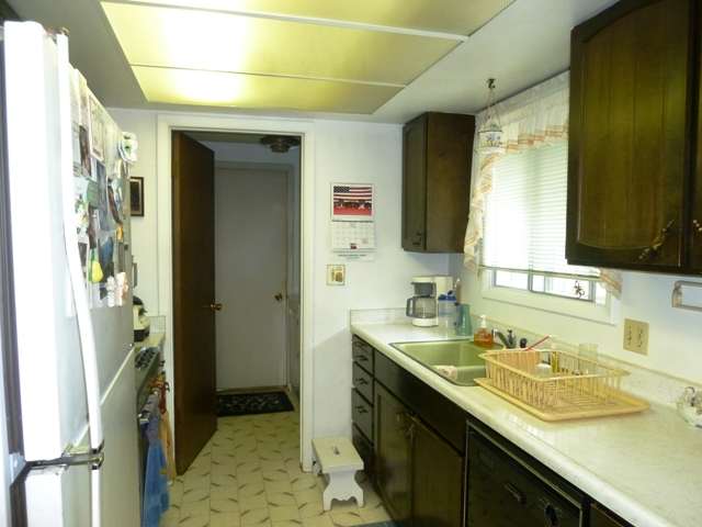 307 W Lake Ave - Photo 3