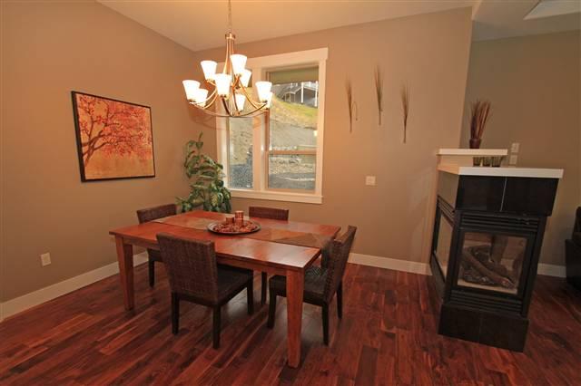 607 W WILLAPA Ave - Photo 3