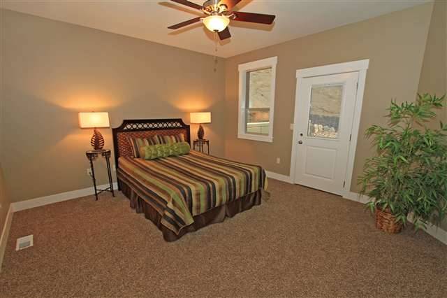 607 W WILLAPA Ave - Photo 5