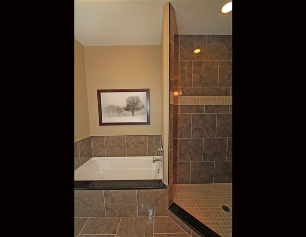 607 W WILLAPA Ave - Photo 7