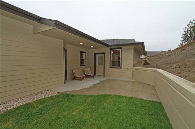 607 W WILLAPA Ave - Photo 9