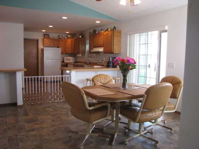 1381 Lenora Drive - Photo 3