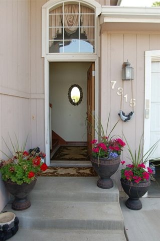 7315 N Hogan Ct - Photo 1