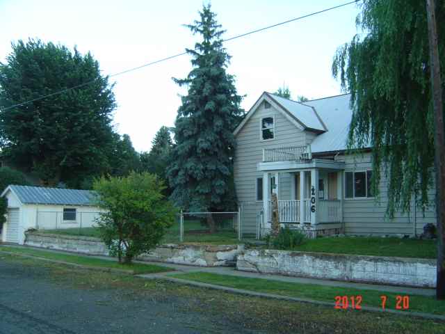 206 SE May Ave - Photo 1