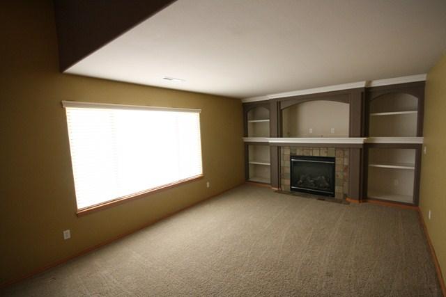 1476 N Oakland - Photo 3