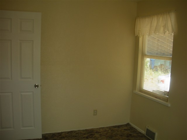 1514 N Smith - Photo 3