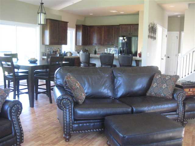 5864B Jergens Rd - Photo 3