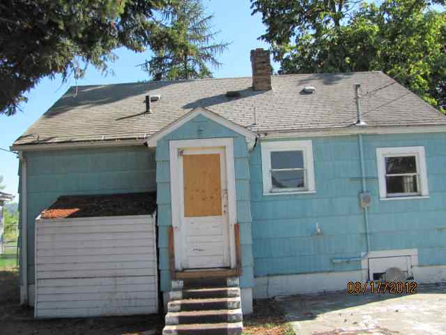 2323 E desmet - Photo 3