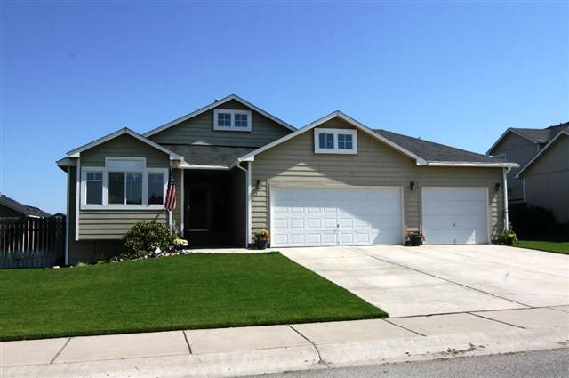1014 N Country Club Dr - Photo 1