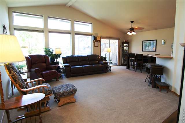 1014 N Country Club Dr - Photo 2