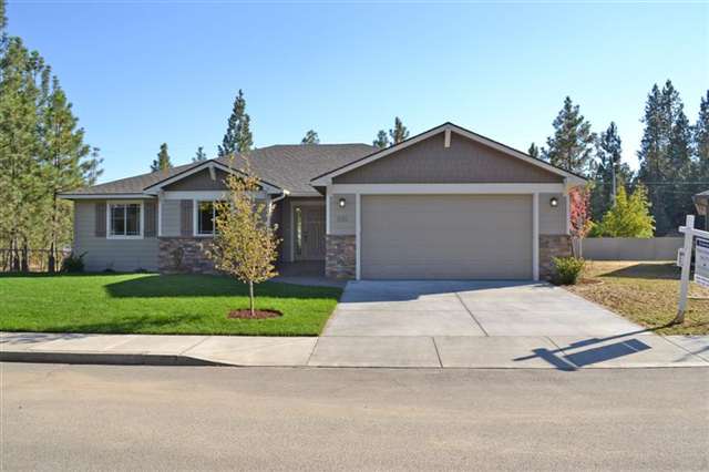 2622 E 33rd Ave - Photo 1