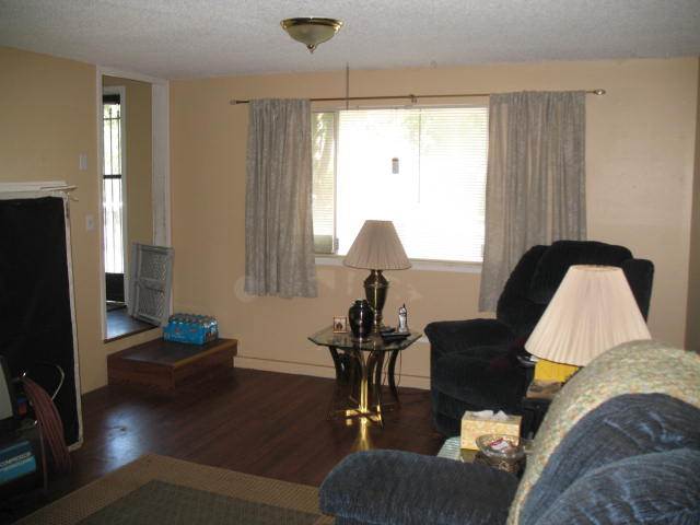 4907 N Isenhart - Photo 4