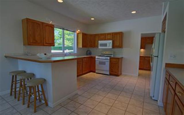 823 N Knudson St - Photo 4