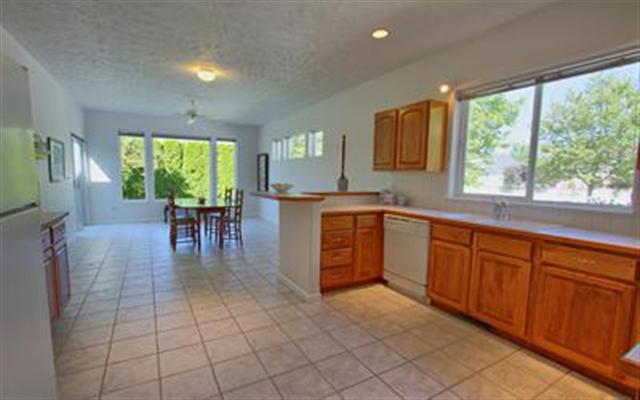 823 N Knudson St - Photo 5