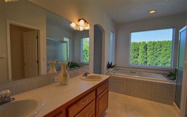 823 N Knudson St - Photo 8