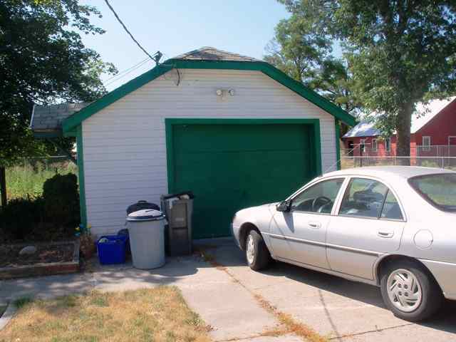 3913 N Willow Rd - Photo 5