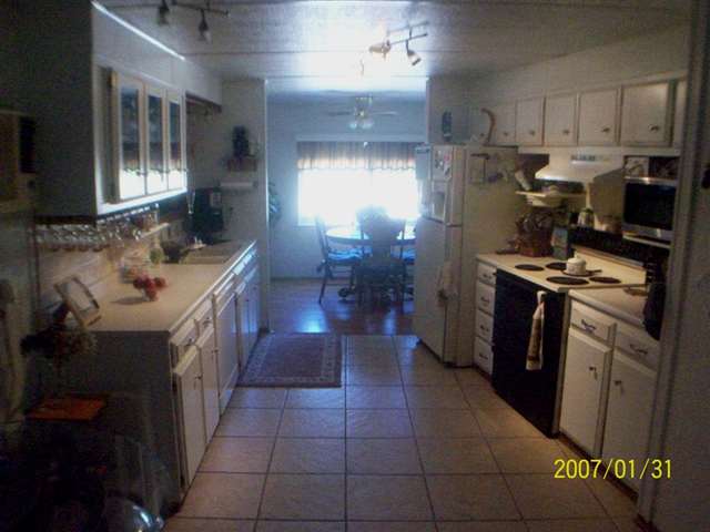 19204 E Montgomery Dr - Photo 2