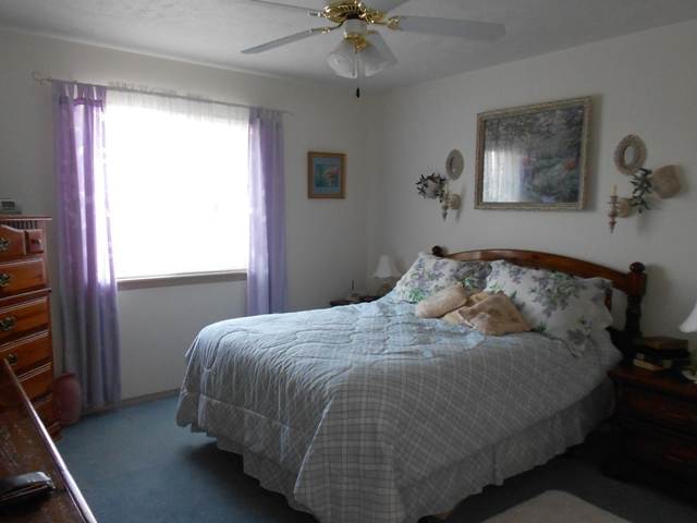 1105 N Wilcox St - Photo 4